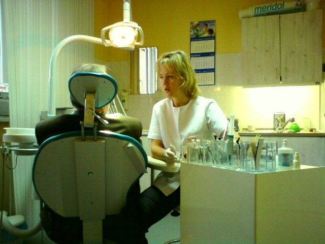 Dorota Lewandowska - lek. stomatolog Chocimska 12